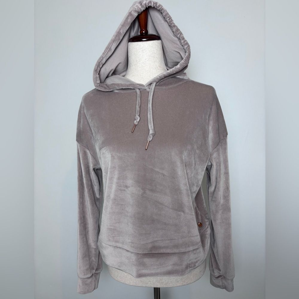Danskin size Small slightly cropped hoodie